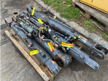 Vérin hydraulique HITACHI