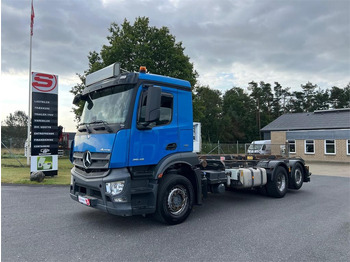 Camion multibenne MERCEDES-BENZ Antos 2546