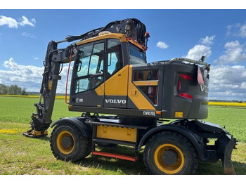 Pelle sur pneus VOLVO EWR170E