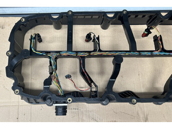Culasse DAF SPACER FRAME ENGINE VALVE COVER XF 106 480 2033255: photos 4 Culasse DAF SPACER FRAME ENGINE VALVE COVER XF 106 480 2033255: photos 4