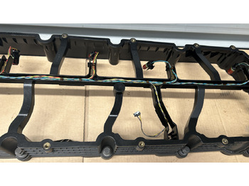 Culasse DAF SPACER FRAME ENGINE VALVE COVER XF 106 480 2033255: photos 3 Culasse DAF SPACER FRAME ENGINE VALVE COVER XF 106 480 2033255: photos 3