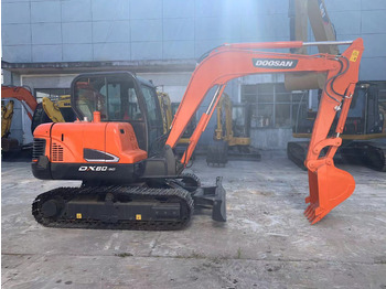 Pelle sur chenille DOOSAN DX55