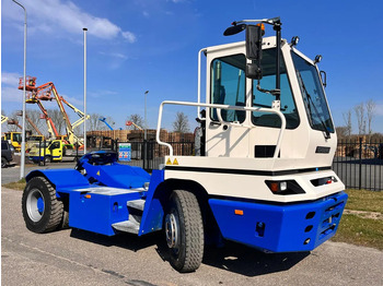 Tracteur portuaire TERBERG