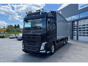 Camion à rideaux coulissants VOLVO FH 540