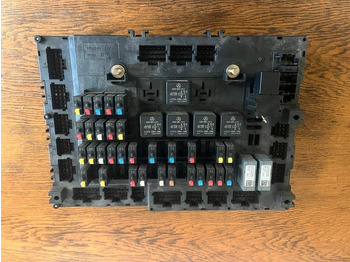 Fusible pour Camion Mercedes Actros MP4 Single-SAM Sicherungskasten A0014463658: photos 2