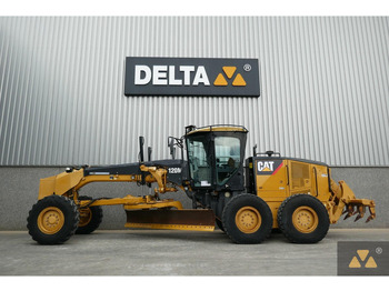 Niveleuse CATERPILLAR 120