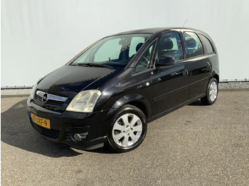Voiture à hayon OPEL