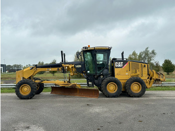 Niveleuse CATERPILLAR 140M