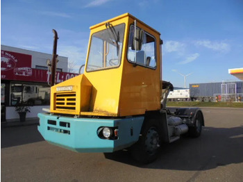 Tracteur portuaire TERBERG