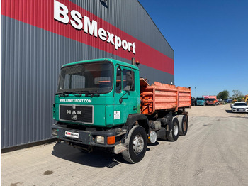 Camion benne MAN