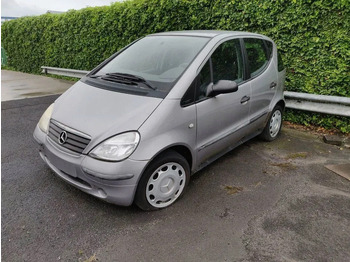Voiture à hayon MERCEDES-BENZ