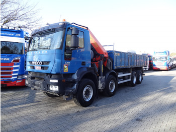 Camion grue IVECO Trakker