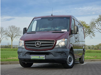 Fourgonnette MERCEDES-BENZ Sprinter 211