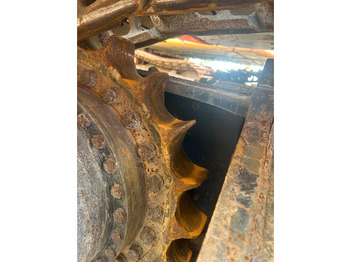 Pelle sur chenille Hitachi ZX300LC-6: photos 5