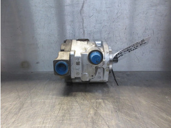 Pompe de support pour Camion Mercedes-Benz A 003 460 40 80 // 61 80 // A 960 460 15 80 BENZ 1845 MP 5 EURO 6: photos 4