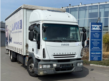 Camion à rideaux coulissants IVECO