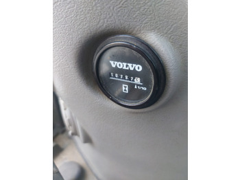 Pelle sur chenille Volvo EC 140 DL: photos 4