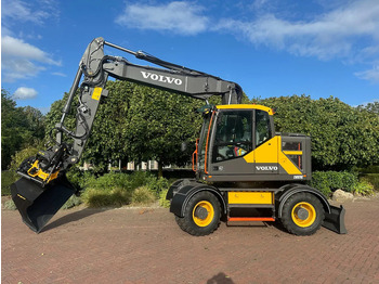 Pelle sur pneus VOLVO EWR170E