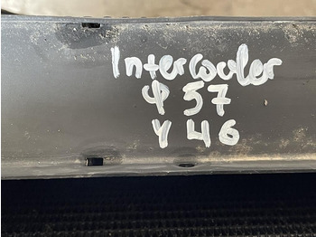 Radiateur pour Camion BEHR FOR MERCEDES VARIO - A 668 500 03 00: photos 3