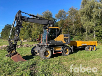 Pelle sur pneus VOLVO EW160E