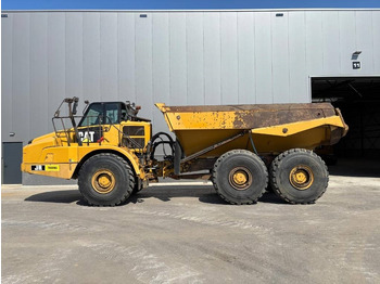 Tombereau articulé CATERPILLAR 745
