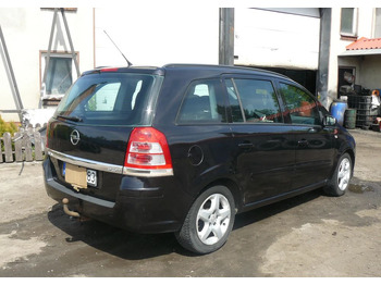 SUV Opel Zafira 1.9 CDTI Cosmo: photos 4