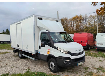 Camion fourgon IVECO Daily