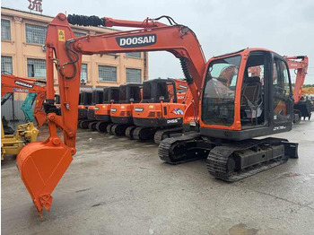 Pelle sur chenille Hot Sale Used Doosan DX75-9C Excavator Doosan 7.5 Ton Crawler Digger Original Equipment: photos 2