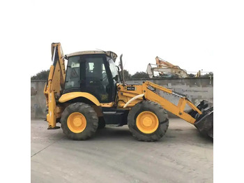 Tractopelle JCB 3CX