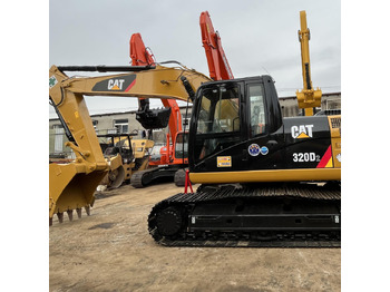 Pelle CATERPILLAR 320D