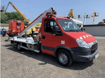 Camion avec nacelle IVECO Daily