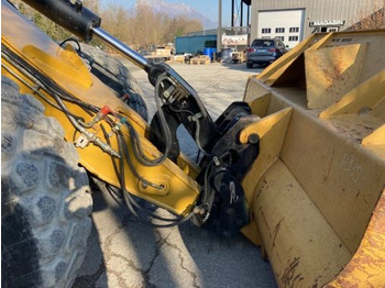 Chargeuse sur pneus Caterpillar 930G: photos 5