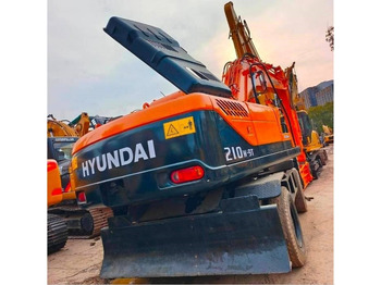 Pelle sur pneus Hyundai 210W-9: photos 2