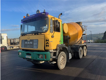 Camion malaxeur MAN 26.314