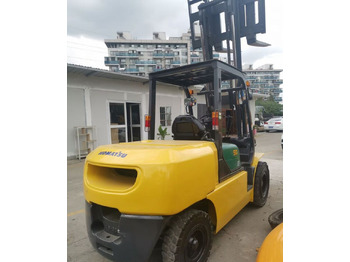 Chariot élévateur diesel KOMATSU