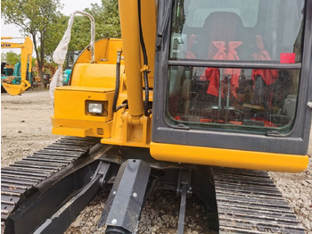 Pelle sur chenille KOMATSU PC70-8