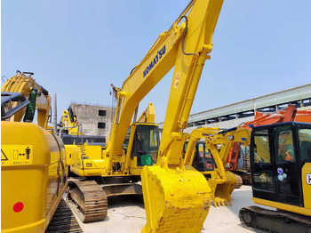 Pelle sur chenille KOMATSU PC200-7