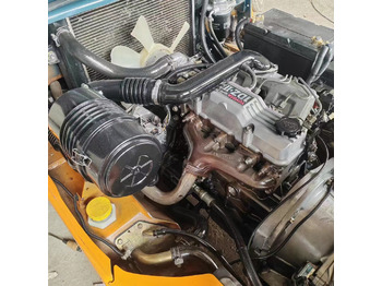 Chariot élévateur diesel TOYOTA FD30: photos 4