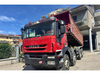 Camion benne IVECO Trakker