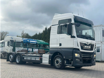 Camion porte-conteneur/ Caisse mobile MAN