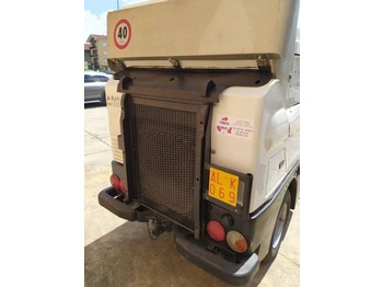 Balayeuse de voirie Bucher CC 2020: photos 5 Balayeuse de voirie Bucher CC 2020: photos 5