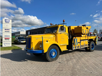 Camion grue SCANIA L