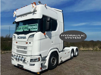 Tracteur routier SCANIA