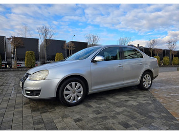 Berline Volkswagen Jetta 2.0 TDI Sportline: photos 5