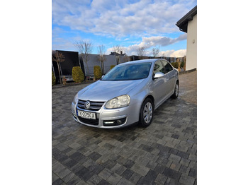 Berline Volkswagen Jetta 2.0 TDI Sportline: photos 2