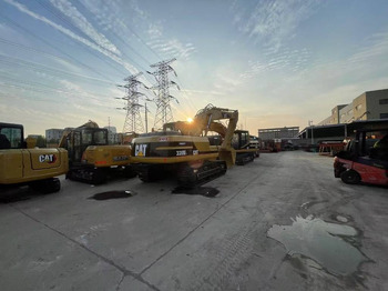 Pelle sur chenille CATERPILLAR 320B