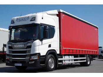 Camion à rideaux coulissants IVECO