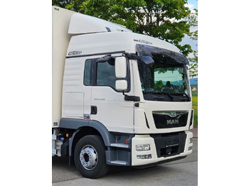 Camion frigorifique MAN TGM 15.290/IZOTERMA/WINDA/CHŁODNIA/KONTENER/17PALET/E6/OGRZEWANA IZOTERMA/SPROWADZONY/AUTOMAT/SYPIALKA/PIERWSZY WŁAŚCICIEL: photos 4