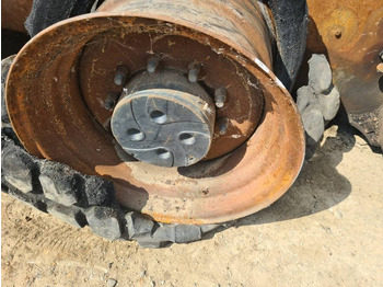 Compacteur à pieds de mouton/ Monocylindre Bomag BW 213 D H-4 FOR PARTS: photos 3 Compacteur à pieds de mouton/ Monocylindre Bomag BW 213 D H-4 FOR PARTS: photos 3