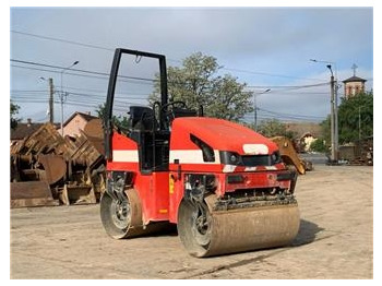 Rouleau compresseur JCB